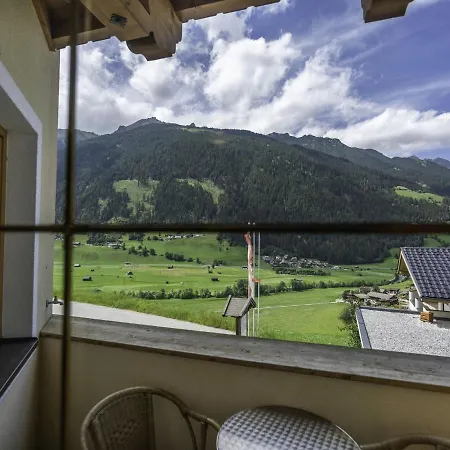 Lovely Apartment In Neustift Im Stubaital With Mountain View Extérieur photo