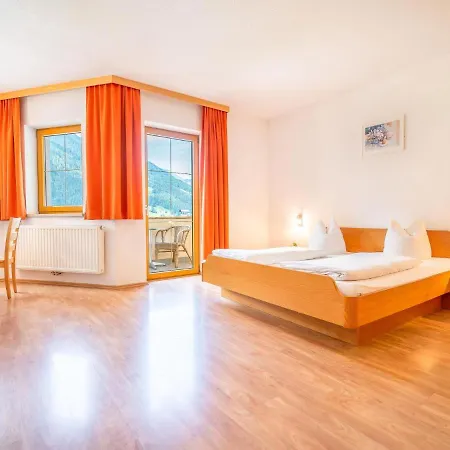 Lovely Apartment In Neustift Im Stubaital With Mountain View Extérieur photo