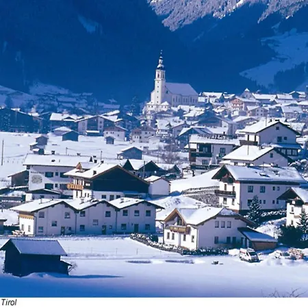 Lovely Apartment In Neustift Im Stubaital With Mountain View Extérieur photo